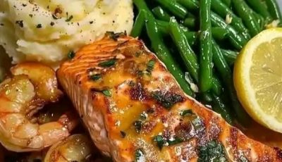 Lemon Butter Salmon & Shrimp with Garlic Mashed Potatoes & Sautéed Green Beans 🧄🍤