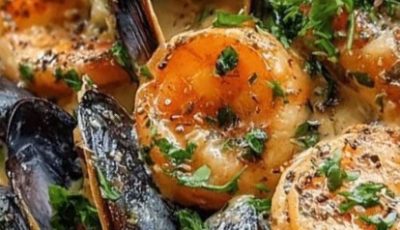 Shrimp and Mussels in Creamy Garlic Sauce